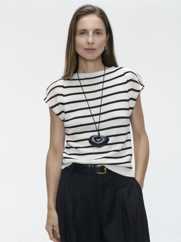 Top E26029, ecru/black