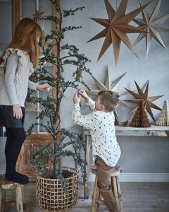 Hovedbilde Papirstjerne L – brun med r&oslash;de prikker, 60 ...